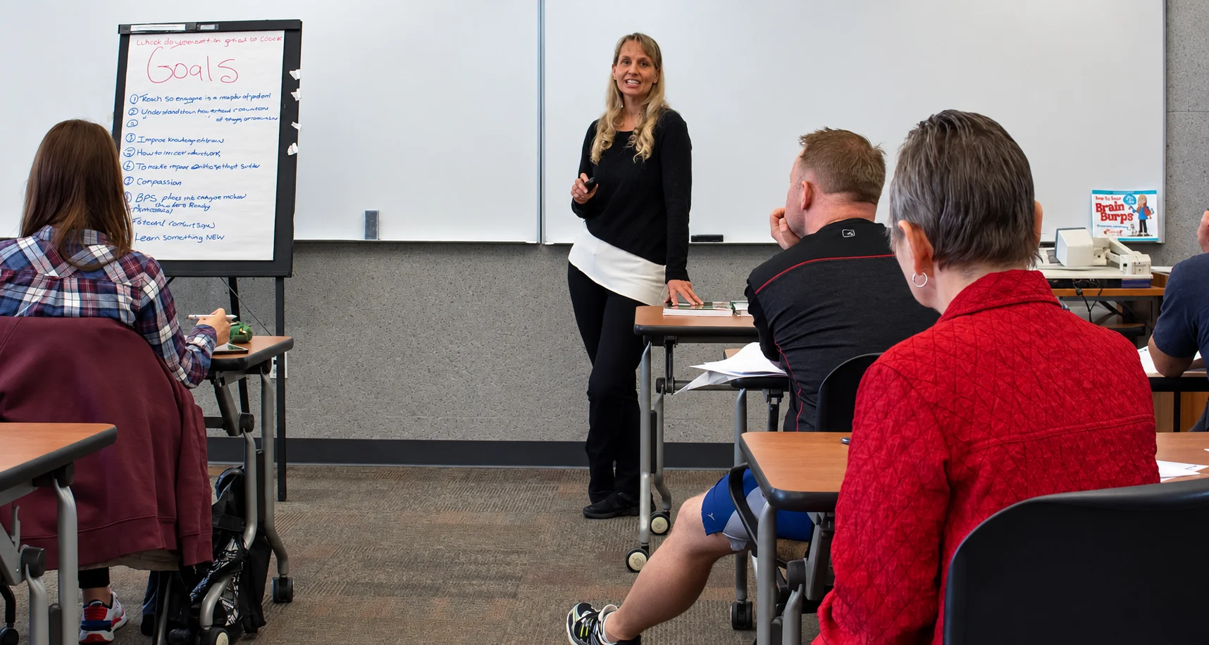 Simone Fortier teaching Dynamic Brain Healing in a Fascia Training Institute practitioner classroom. Simone Fortier teaching Dynamic Brain Healing in a Fascia Training Institute practitioner classroom